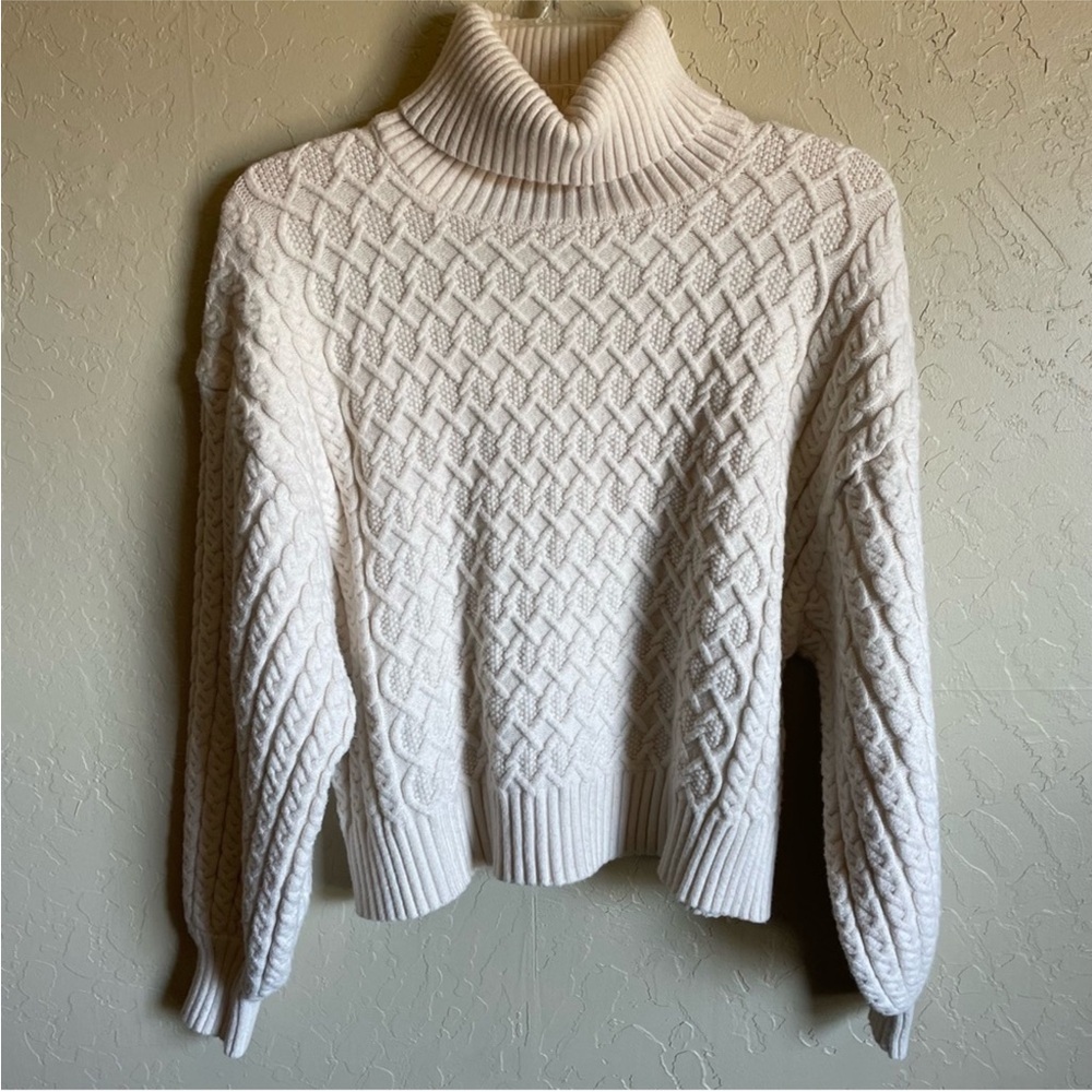 T Tahari Cable Crop Knit TurtleNeck Cream medium - Picture 3 of 9